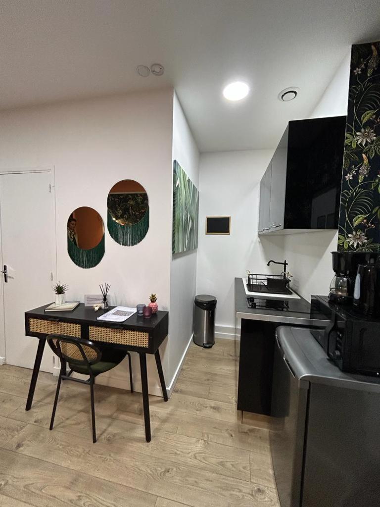 Stylish Modern Studio Apartment باريس المظهر الخارجي الصورة